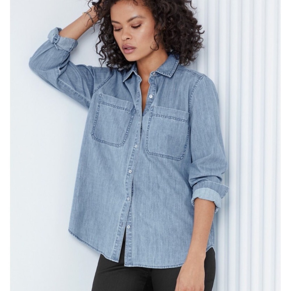 Eileen Fisher Womens Light Wash Denim Button Down Shirt Size Medium Blue Pockets